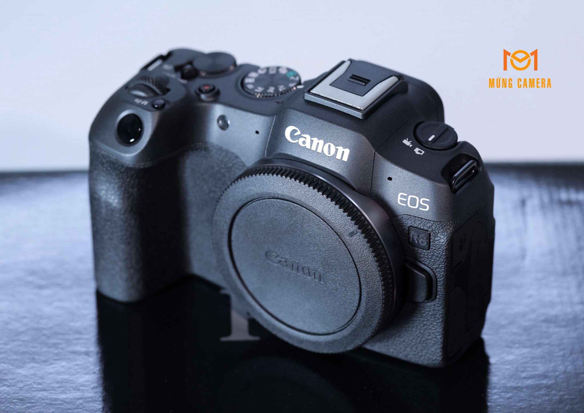 CANON R8 NEW CHINH HANG 
