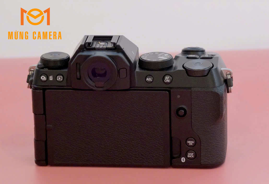 Máy ảnh Fujifilm cũ chụp chân dung đẹp màu sắc tự nhiên