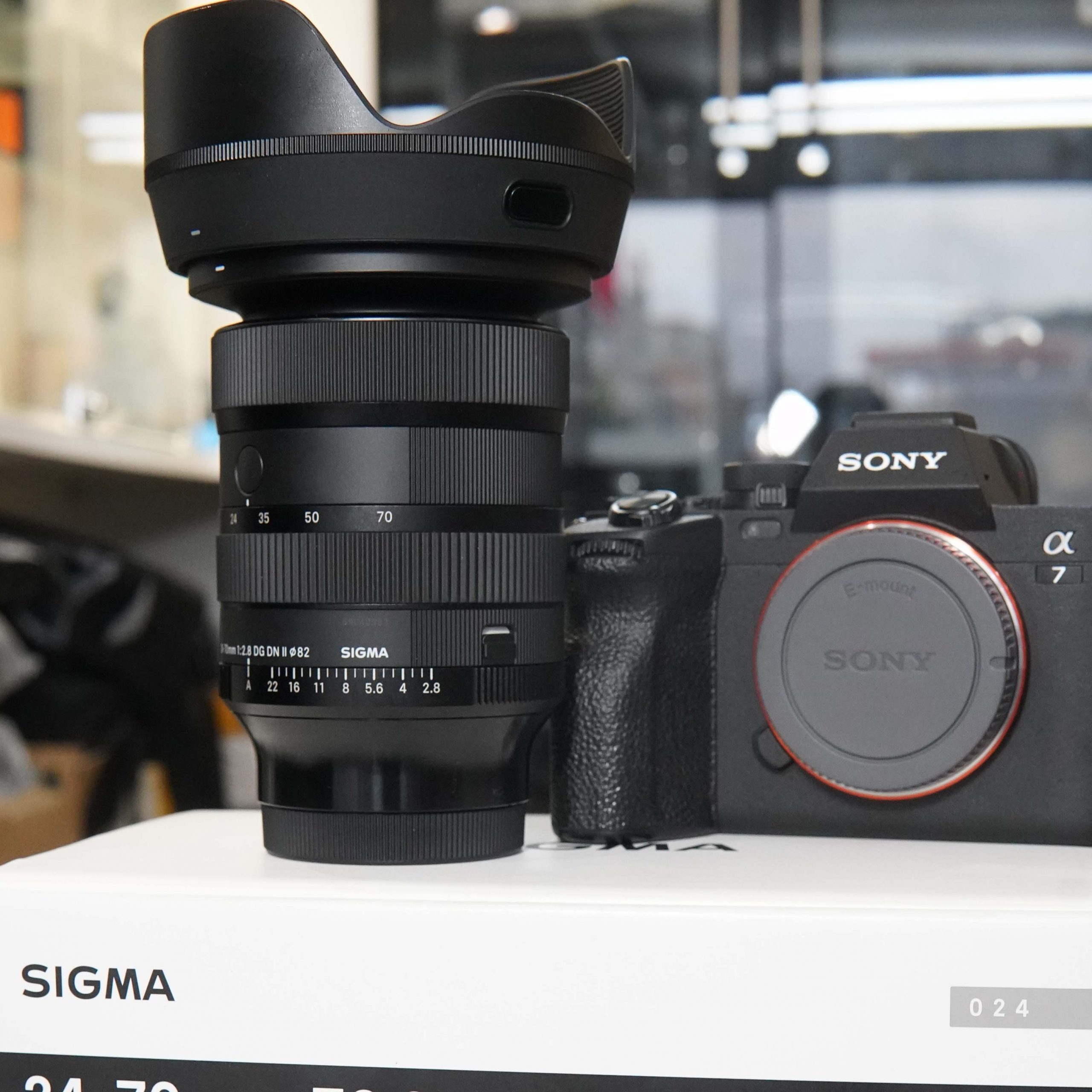 Sony A7 IV siêu mới Giá bán: 34.800.000 đồng Bảo hành chính hãng còn 1,5 năm Ngoại hình rất đẹp Hoạt động hoàn hảo Full phụ kiện Hỗ trợ trả góp Hỗ trợ giao hàng toàn quốc