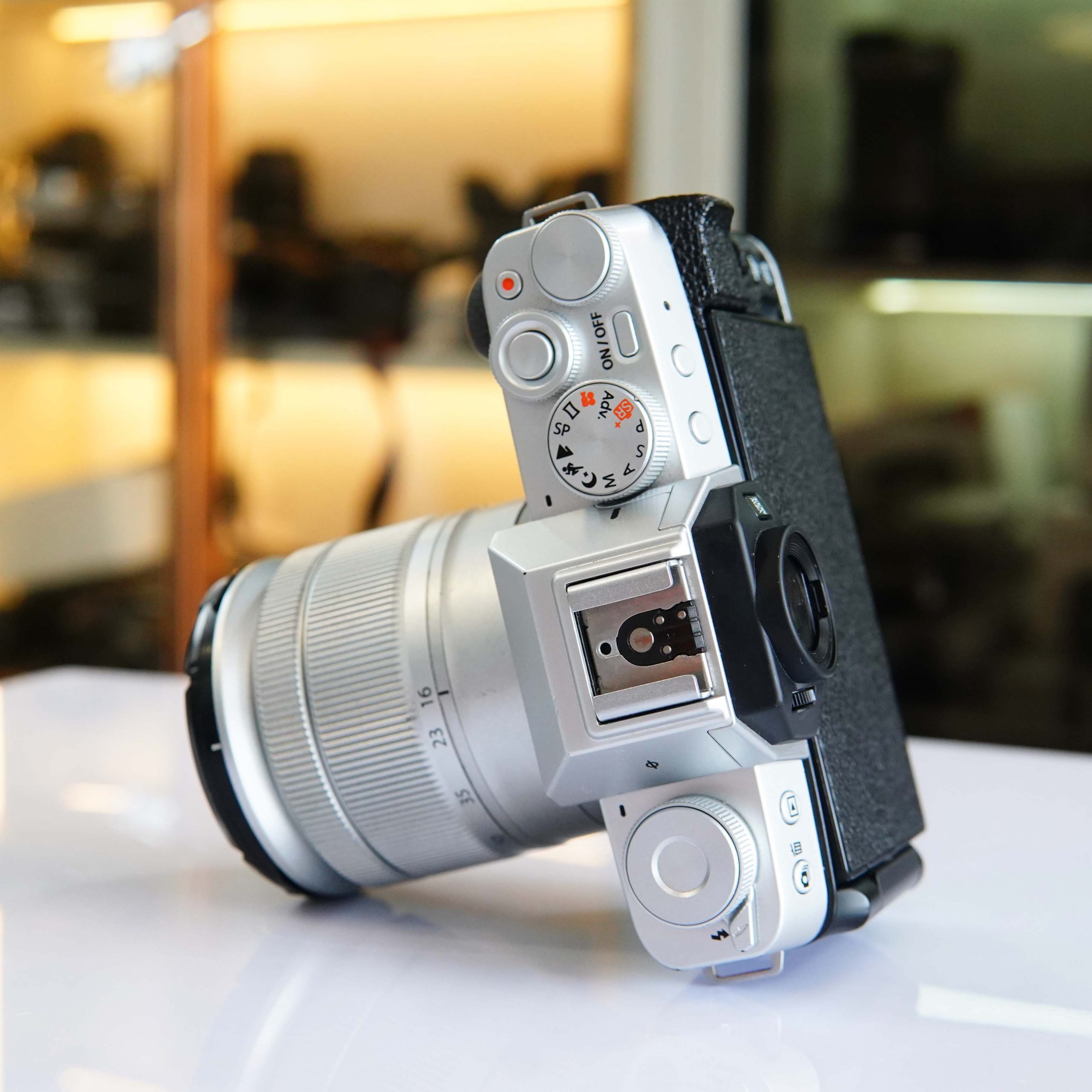 Fujifilm X-T200 gia tot nhat