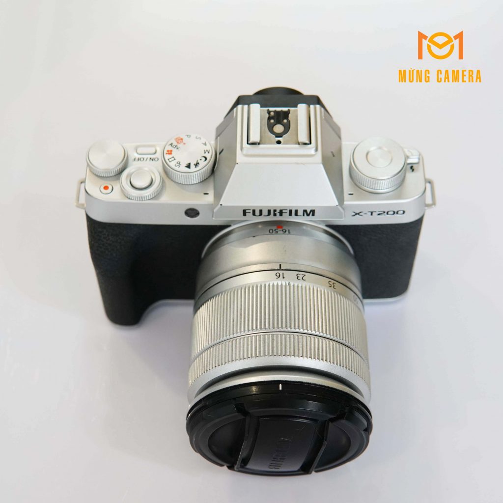 MÁY ẢNH FUJIFILM X-T200 CŨ (BODY BẠC) GIÁ TỐT