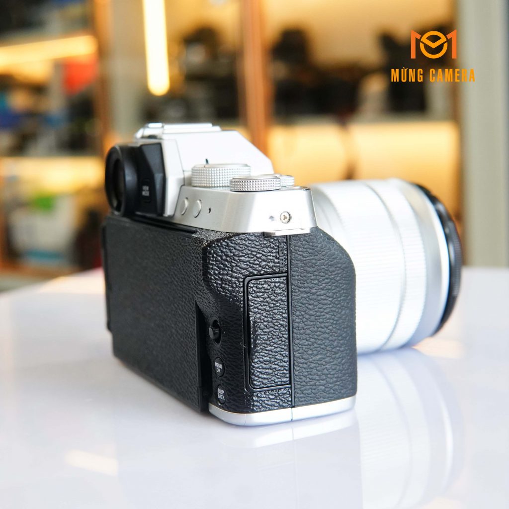 MÁY ẢNH FUJIFILM X-T200 CŨ (BODY BẠC) GIÁ TỐT