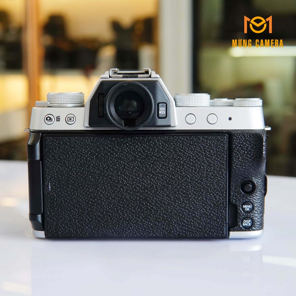 MÁY ẢNH FUJIFILM X-T200 CŨ (BODY BẠC) GIÁ TỐT